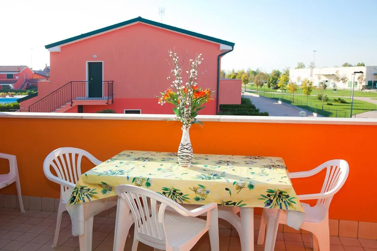 Hotel Apartments Villaggio Dei Fiori 4 Stars Luxury - Great Family Resort - Pet Friendly - With Hypermarket - Delivery Restaurant-Pizzeria - Room Breakfast With Supplement - Ultra Fast Wi-Fi - Play Area For Children - Olympic Swimming Pool - Parking Hotel apartamentowy