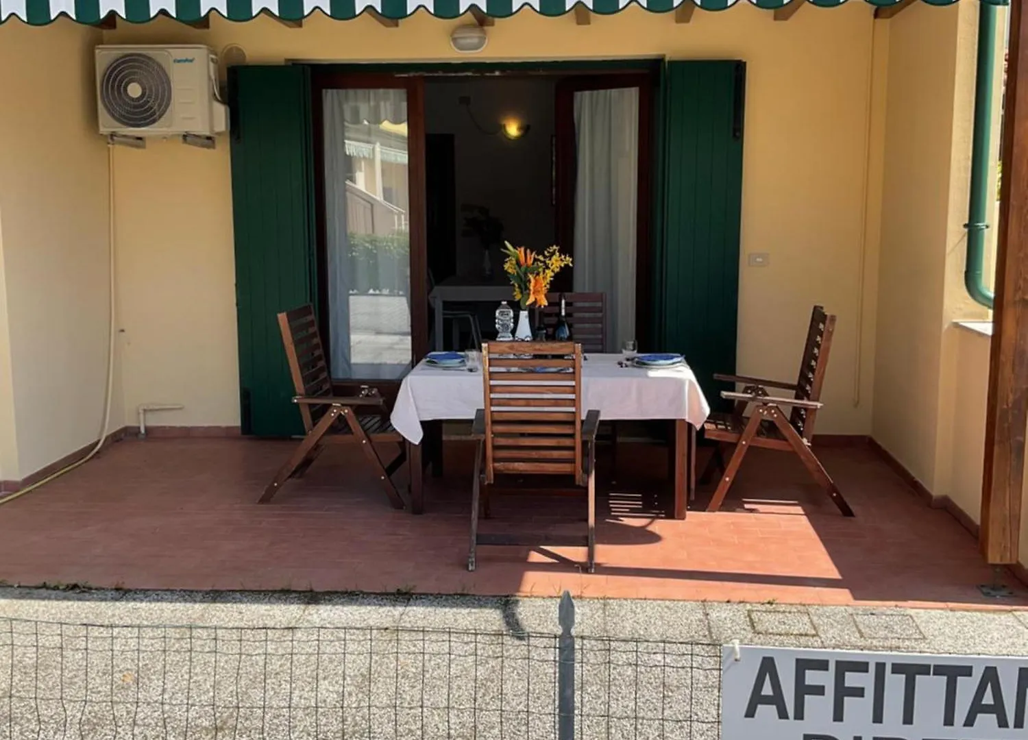 Hotel Apartments Villaggio Dei Fiori 4 Stars Luxury - Great Family Resort - Pet Friendly - With Hypermarket - Delivery Restaurant-Pizzeria - Room Breakfast With Supplement - Ultra Fast Wi-Fi - Play Area For Children - Olympic Swimming Pool - Parking 4*, Caorle Włochy