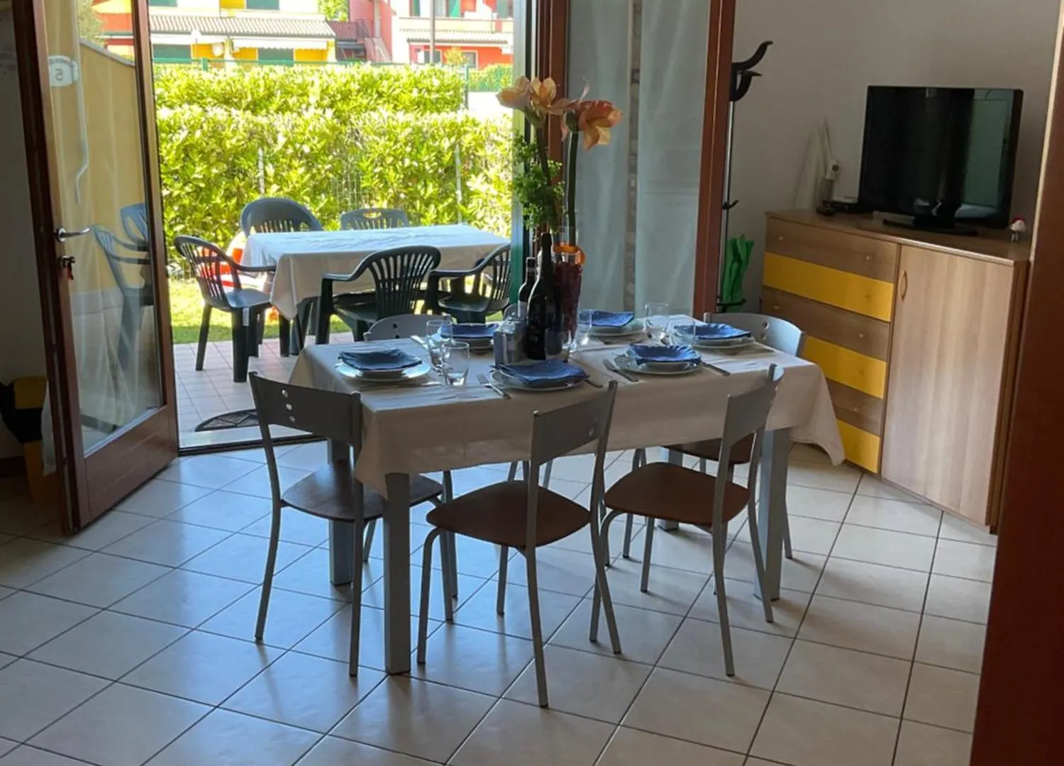 Hotel apartamentowy Hotel Apartments Villaggio Dei Fiori 4 Stars Luxury - Great Family Resort - Pet Friendly - With Hypermarket - Delivery Restaurant-Pizzeria - Room Breakfast With Supplement - Ultra Fast Wi-Fi - Play Area For Children - Olympic Swimming Pool - Parking