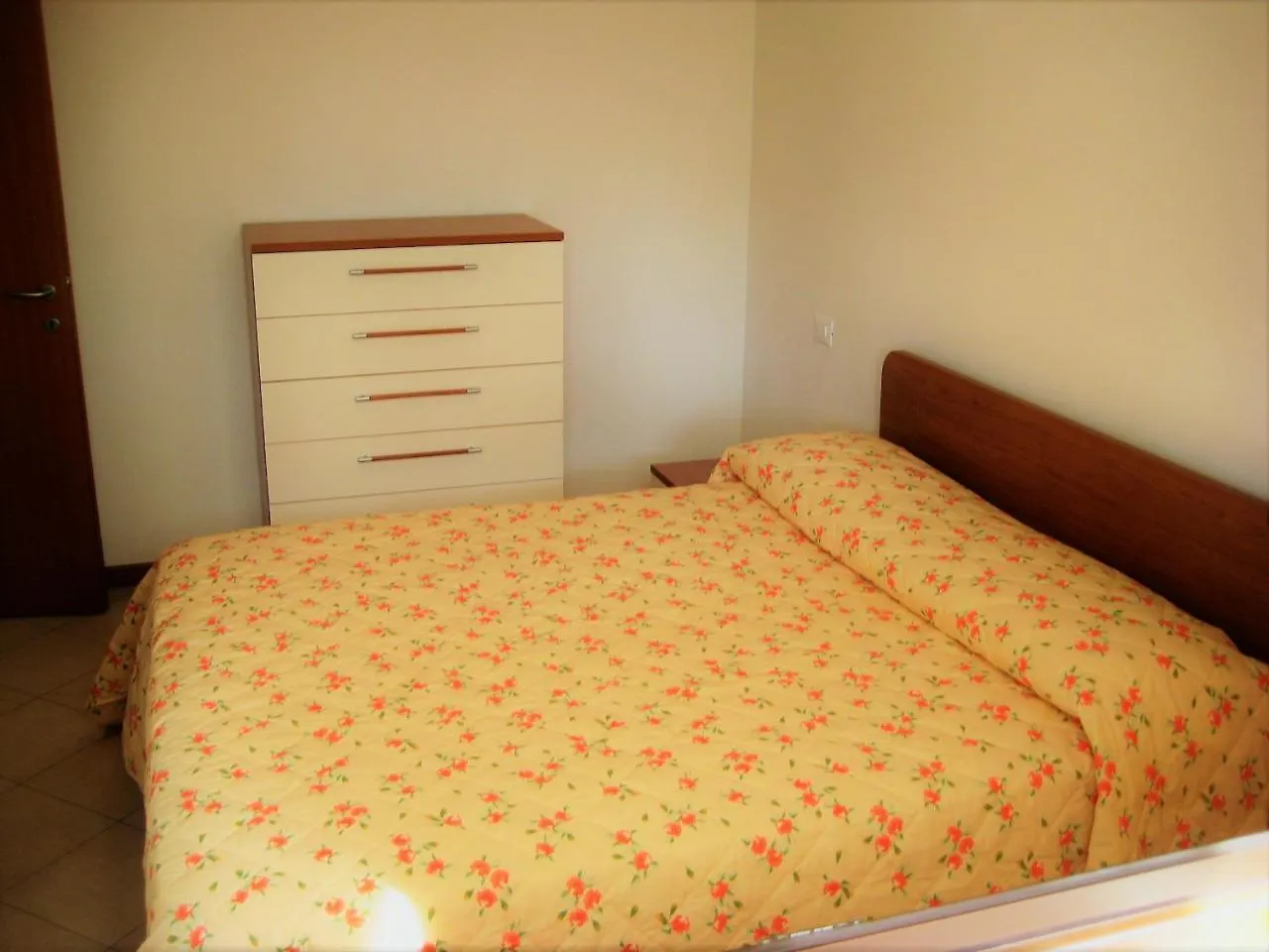 Hotel Apartments Villaggio Dei Fiori 4 Stars Luxury - Great Family Resort - Pet Friendly - With Hypermarket - Delivery Restaurant-Pizzeria - Room Breakfast With Supplement - Ultra Fast Wi-Fi - Play Area For Children - Olympic Swimming Pool - Parking Hotel apartamentowy Caorle
