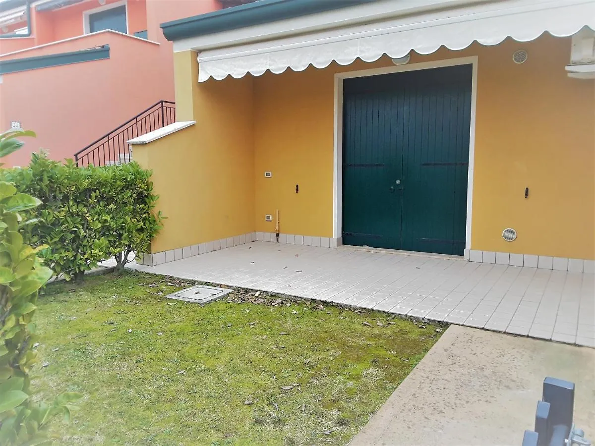 Villaggio Dei Fiori: Family-Friendly Resort with Pools and Buffet Caorle 4*,