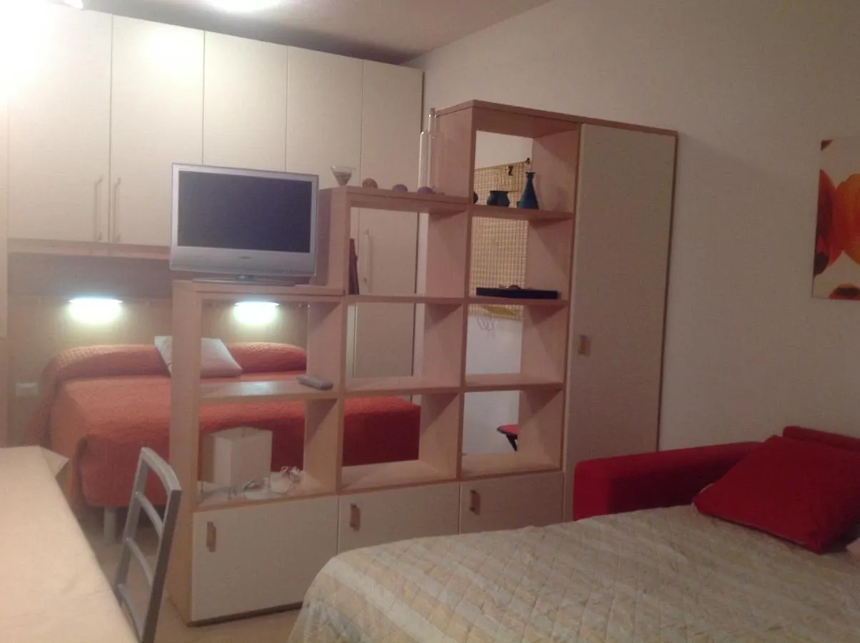 Ξενοδοχείο με διαμερίσματα Hotel Apartments Villaggio Dei Fiori 4 Stars Luxury - Great Family Resort - Pet Friendly - With Hypermarket - Delivery Restaurant-Pizzeria - Room Breakfast With Supplement - Ultra Fast Wi-Fi - Play Area For Children - Olympic Swimming Pool - Parking