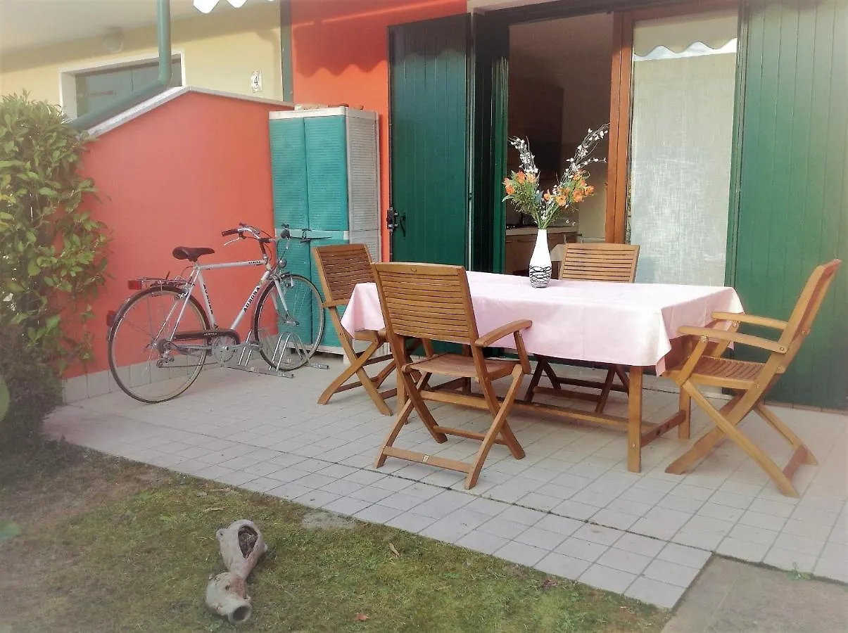 Hotel Apartments Villaggio Dei Fiori 4 Stars Luxury - Great Family Resort - Pet Friendly - With Hypermarket - Delivery Restaurant-Pizzeria - Room Breakfast With Supplement - Ultra Fast Wi-Fi - Play Area For Children - Olympic Swimming Pool - Parking Καόρλε